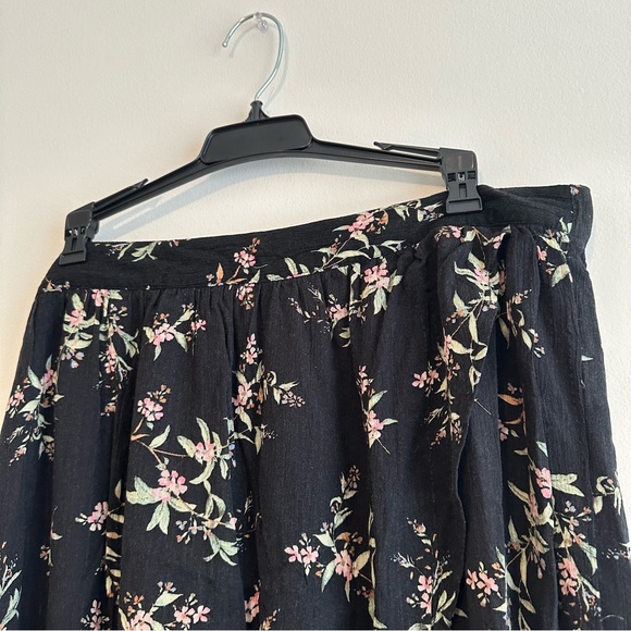 American Eagle Floral Printed High Low Skirt - Picture 4 of 9